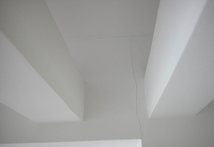 裝修完吊頂為什么容易開(kāi)裂？吊頂開(kāi)裂后如何處理